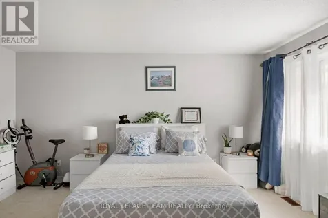 5953 Pineglade Crescent Ottawa ON K1W 1G9