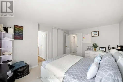 5953 Pineglade Crescent Ottawa ON K1W 1G9