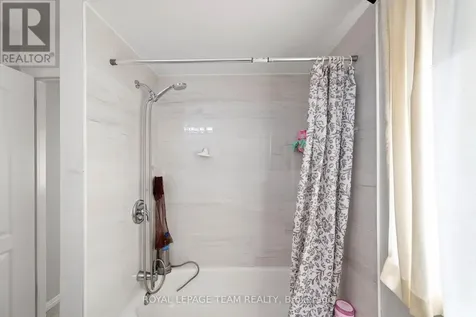5953 Pineglade Crescent Ottawa ON K1W 1G9