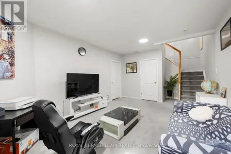 5953 Pineglade Crescent Ottawa ON K1W 1G9