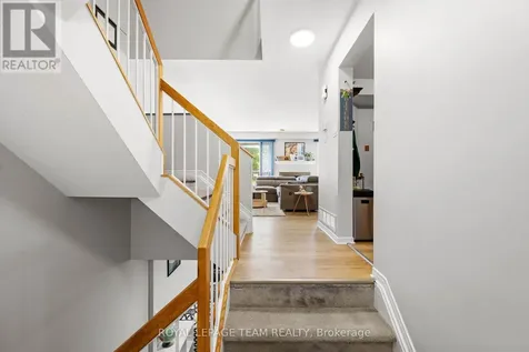 5953 Pineglade Crescent Ottawa ON K1W 1G9