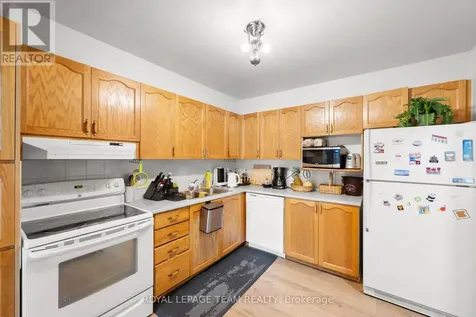 5953 Pineglade Crescent Ottawa ON K1W 1G9