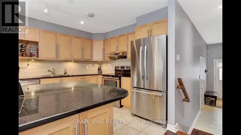 137 Marrissa Avenue Ottawa ON K1J 0A4