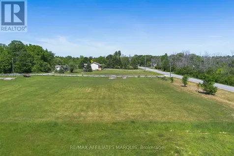 102 Bay Road Rideau Lakes ON K0G 1L0