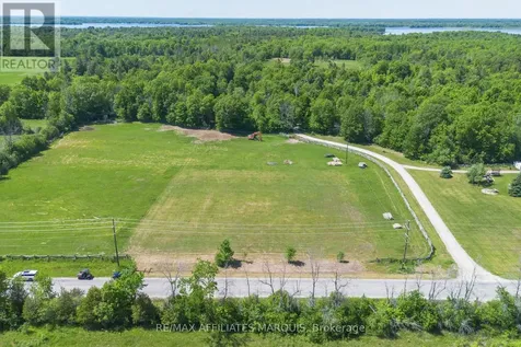 102 Bay Road Rideau Lakes ON K0G 1L0
