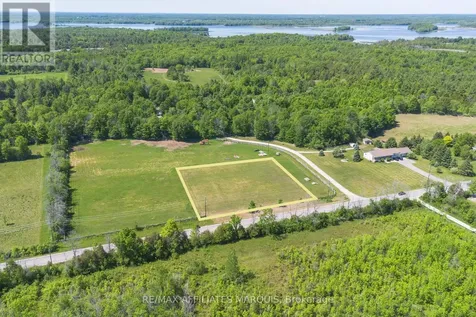 102 Bay Road Rideau Lakes ON K0G 1L0