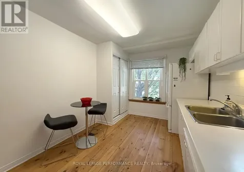 152 Ivy Crescent Ottawa ON K1M 1X6