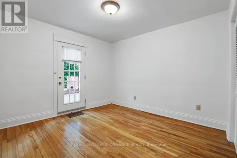 152 Ivy Crescent Ottawa ON K1M 1X6