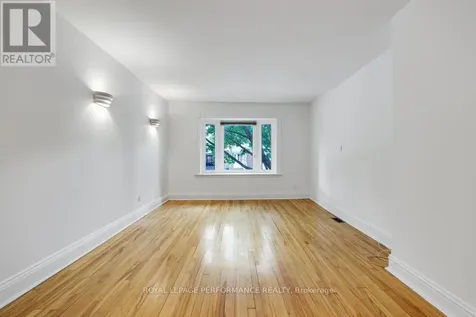 152 Ivy Crescent Ottawa ON K1M 1X6