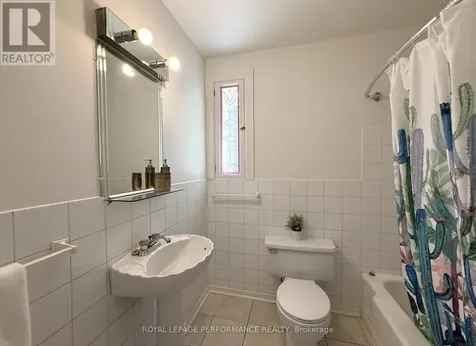 152 Ivy Crescent Ottawa ON K1M 1X6