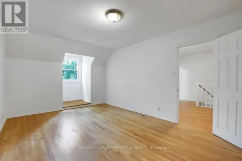 152 Ivy Crescent Ottawa ON K1M 1X6