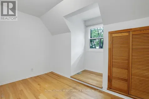 152 Ivy Crescent Ottawa ON K1M 1X6