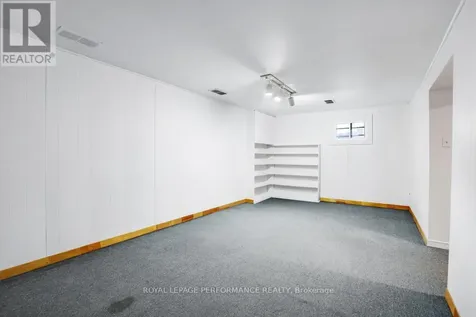 152 Ivy Crescent Ottawa ON K1M 1X6