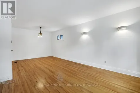 152 Ivy Crescent Ottawa ON K1M 1X6