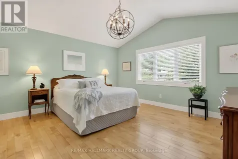 785 Dunloe Avenue Ottawa ON K1K 0K3