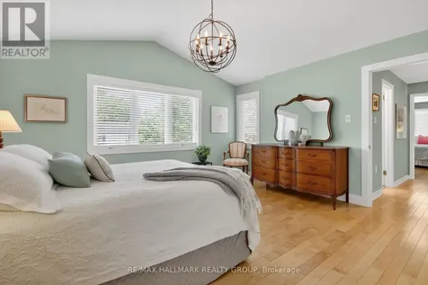 785 Dunloe Avenue Ottawa ON K1K 0K3