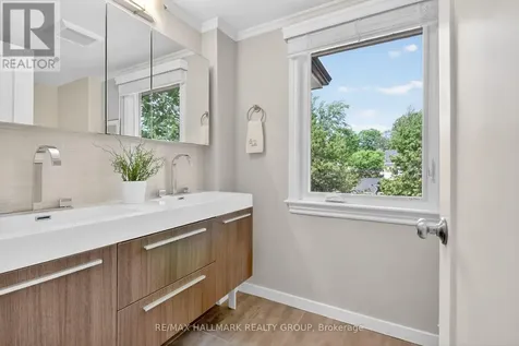 785 Dunloe Avenue Ottawa ON K1K 0K3