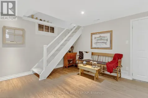 785 Dunloe Avenue Ottawa ON K1K 0K3