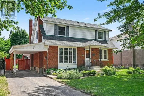 1156 Emperor Avenue West Ottawa ON K1Z 8C2