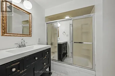 1156 Emperor Avenue West Ottawa ON K1Z 8C2