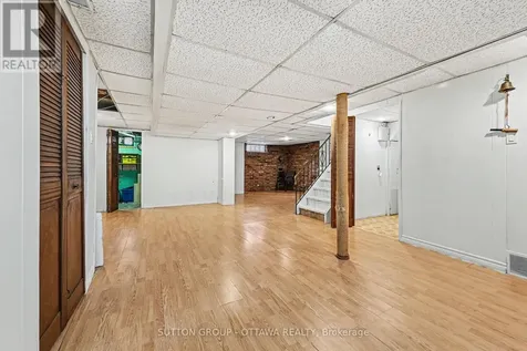 1156 Emperor Avenue West Ottawa ON K1Z 8C2