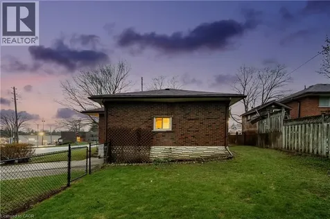 23 Knightswood Boulevard Guelph ON N1E 3W3