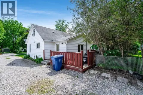 44 Mclean Kingsville ON N8Y 1X8