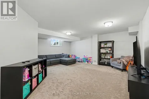 551 Cardamom Terrace Ottawa ON K2S 2X7