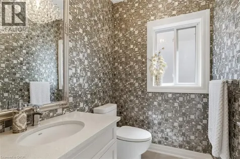 550 Brittania Crescent Kitchener ON N2R 0B1