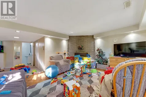 510 Edenbrook Place Waterloo ON N2L 4N5