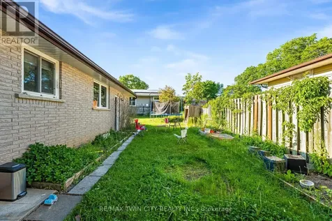 510 Edenbrook Place Waterloo ON N2L 4N5
