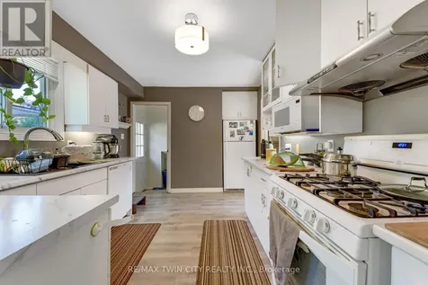 510 Edenbrook Place Waterloo ON N2L 4N5