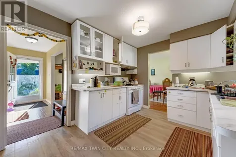 510 Edenbrook Place Waterloo ON N2L 4N5