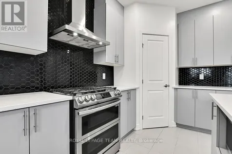 912 Duxbury Lane Ottawa ON K4M 0M2