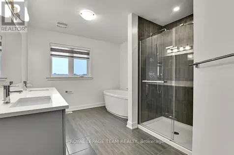 912 Duxbury Lane Ottawa ON K4M 0M2