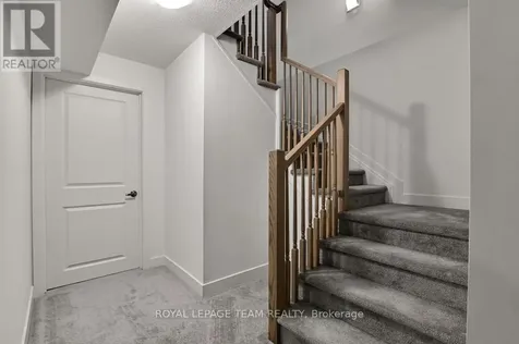 912 Duxbury Lane Ottawa ON K4M 0M2