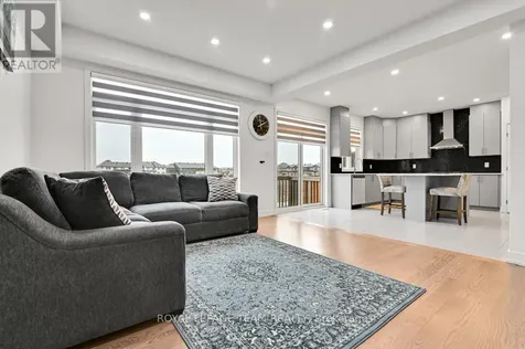 912 Duxbury Lane Ottawa ON K4M 0M2