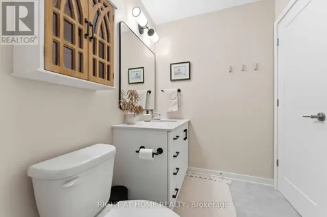800 Roger Griffiths Avenue Ottawa ON K2S 3A9