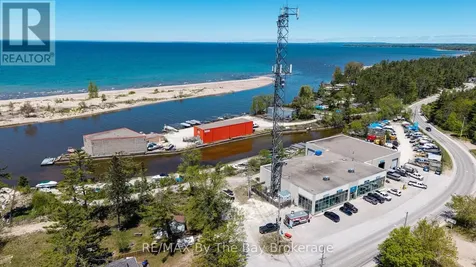 30 Shore Line East Wasaga Beach ON L9Z 2X2
