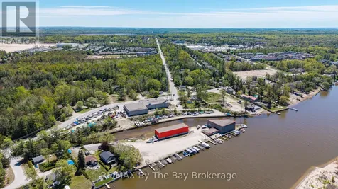 30 Shore Line East Wasaga Beach ON L9Z 2X2