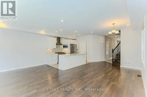 276 Avro Circle Ottawa ON K1K 3X8