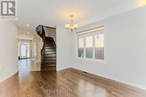 276 Avro Circle Ottawa ON K1K 3X8