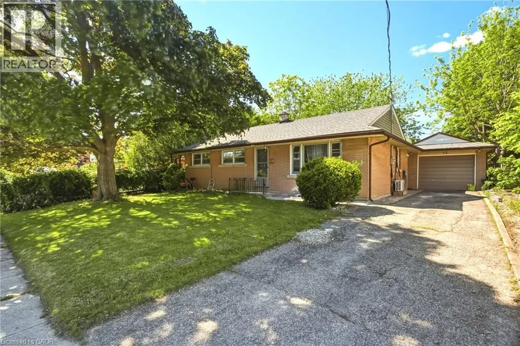 32 Close Avenue Cambridge ON N1R 2R6