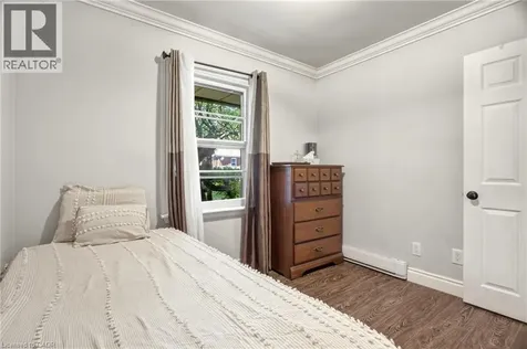 32 Close Avenue Cambridge ON N1R 2R6