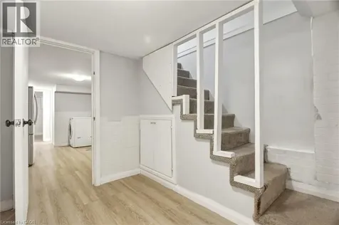32 Close Avenue Cambridge ON N1R 2R6