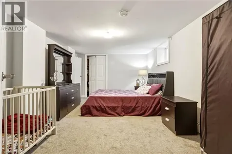 32 Close Avenue Cambridge ON N1R 2R6