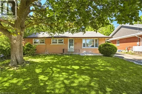 32 Close Avenue Cambridge ON N1R 2R6
