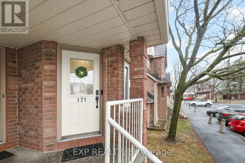 171 Briston Private Ottawa ON K1G 5R3