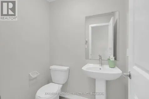 15 Blacklock Street East Cambridge ON N1S 0E6