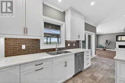 15 Caldwell Drive Oro-medonte ON L0L 2L0